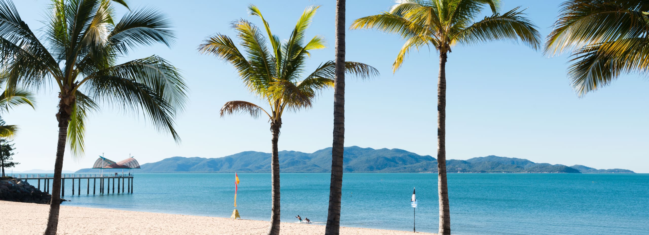 Exploring Colorful Townsville, Australia - Young Adventuress, image size:2560x930