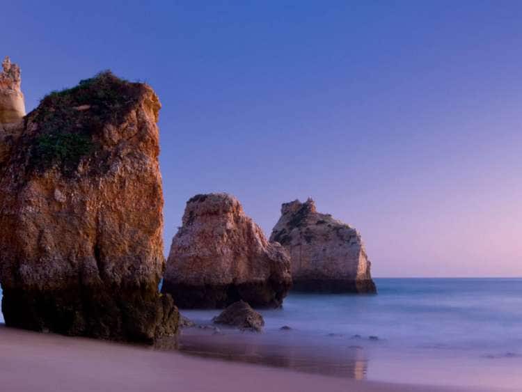 Portugal, Faro, Portimao, Alvor, Praia dos Tres Irmaos