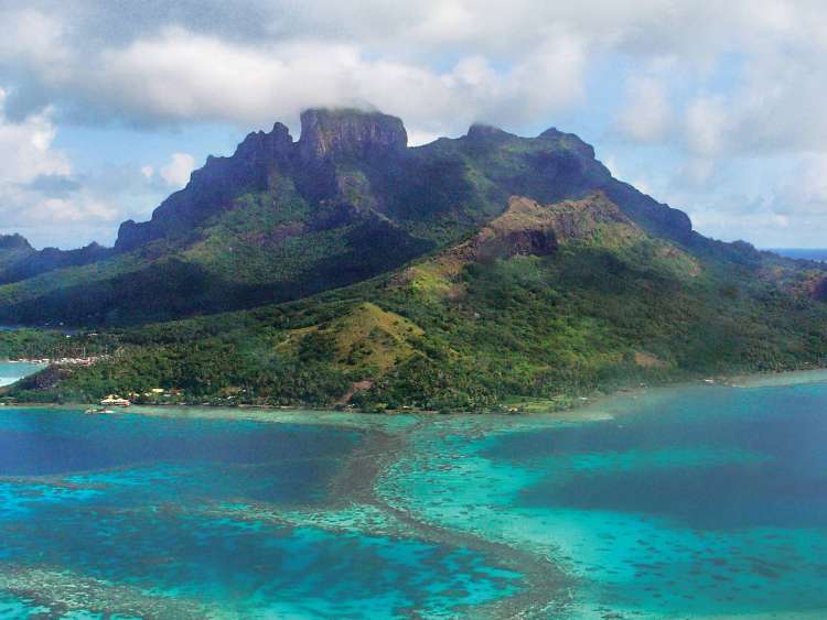 Combine adventure and luxury on a South Pacific expedition with Seabourn