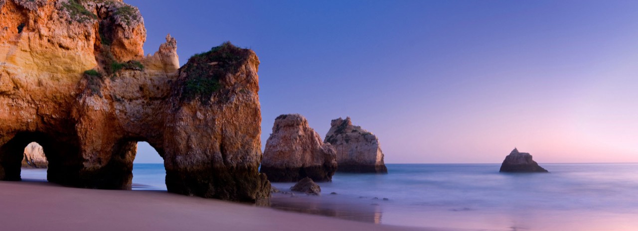 Portugal, Faro, Portimao, Alvor, Praia dos Tres Irmaos