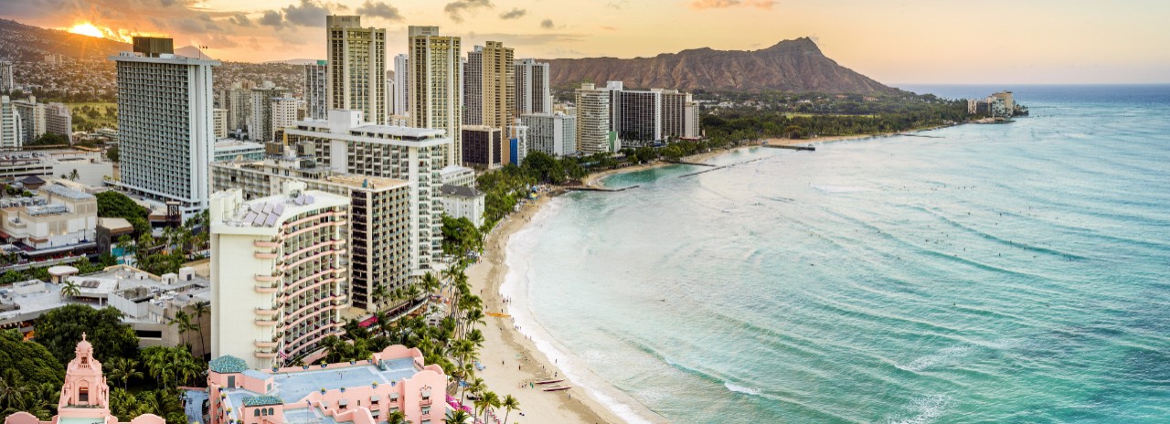 View across Waikiki Beach towards Diamond Head, Honolulu, Oahu Island, Hawaii, USA