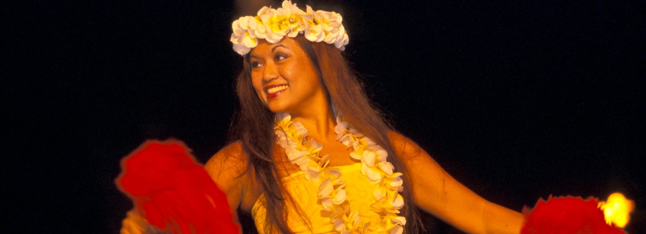 Hawaii, Maui, Lahaina, Old Lahaina Luau, Hawaiian girl, Indigenes Hawaii Woman.