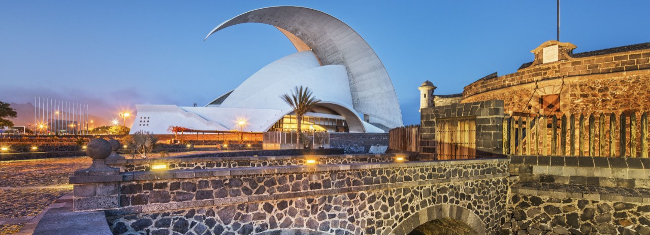 Castillo de San Juan Bautista Castle with Auditorio de Tenerife Concert Hall by Architect Santiago de Calatrava, Santa Cruz de Tenerife, Island of Tenerife, Canary Islands, Spain