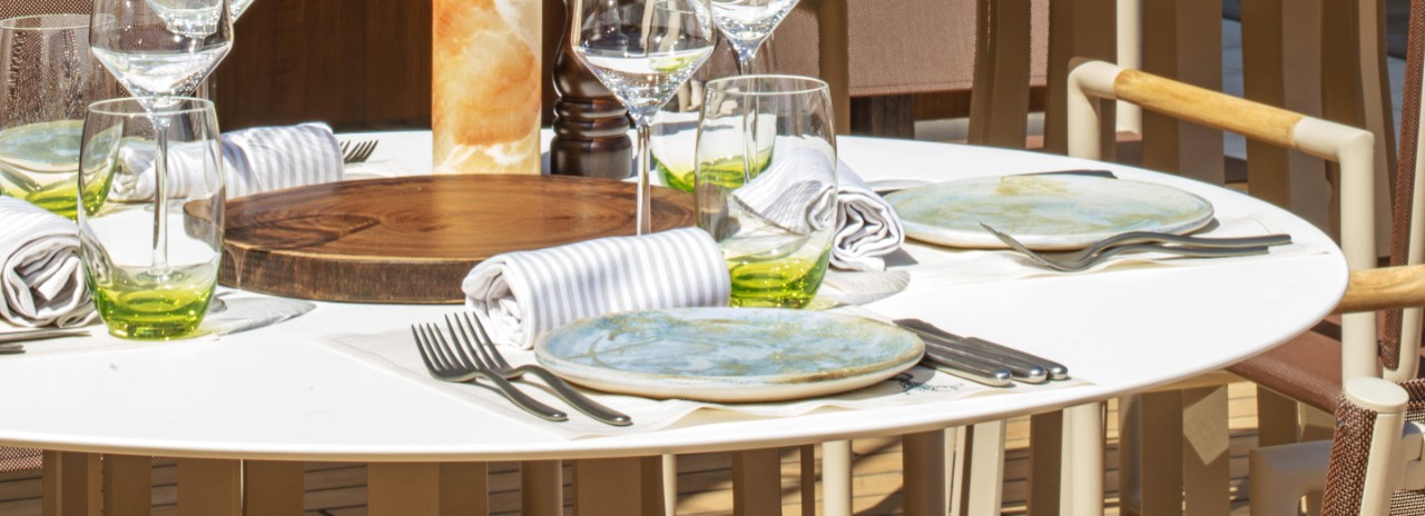 Seabourn Ovation: A picture of a dinner setting at the Earth and Ocean Restaurant while on small ship cruise