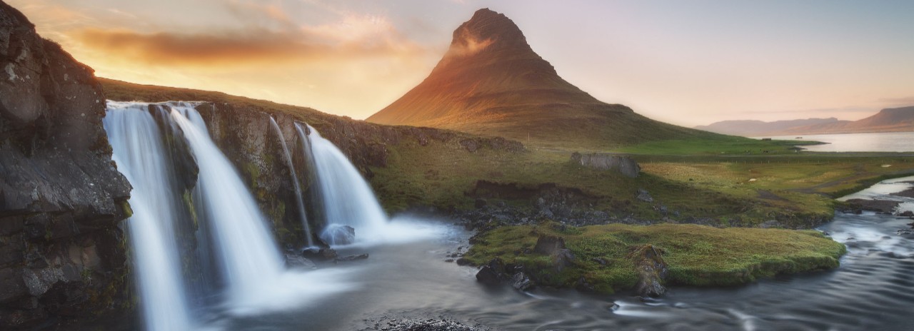 Kirkjufellsfoss Waterfall with Kirkjufell Mountain (463mt), Snaefellsnes Peninsula, Vesturland (West Iceland), Iceland