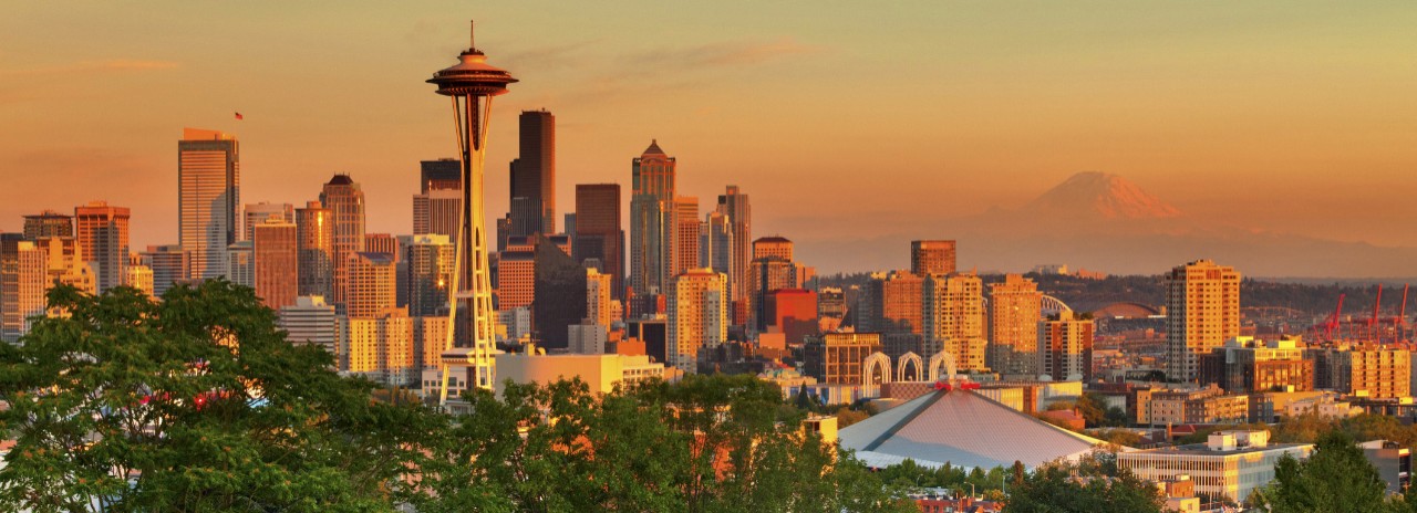 USA, Washington, Seattle, City Skyline and Space Needle, Mount Rainier in background