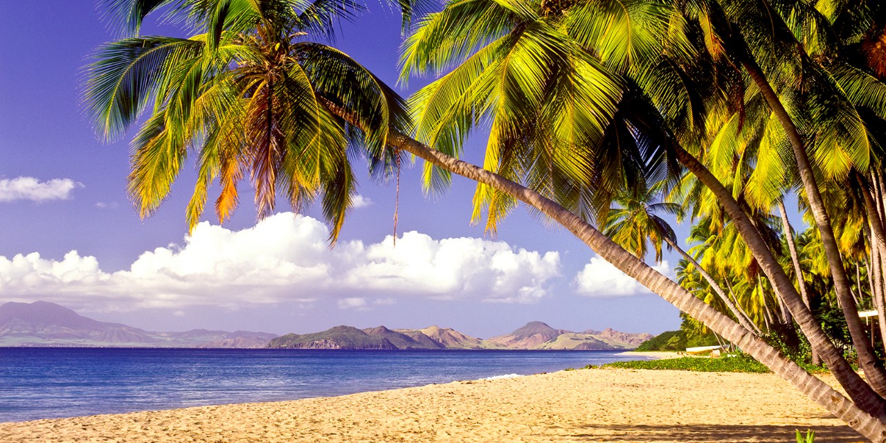 Federation of Saint Kitts and Nevis, Nevis Pinney's Beach Beautiful tropical beach.
