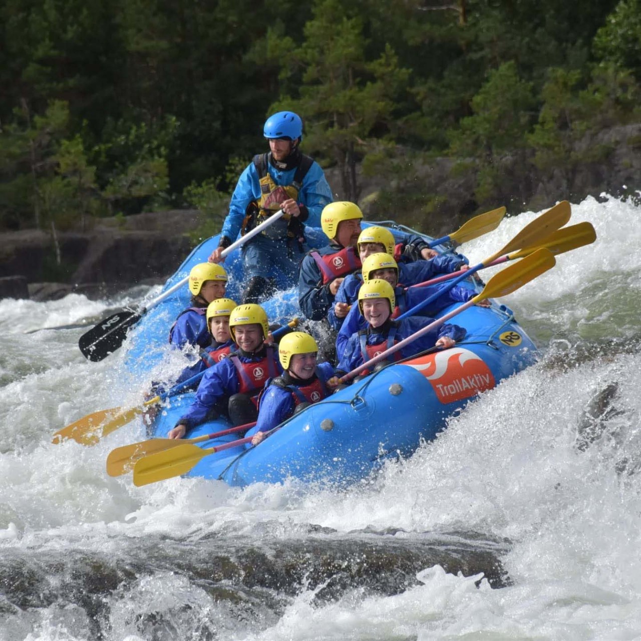 Shore Raft River Rafting Adventure Cruise Tour