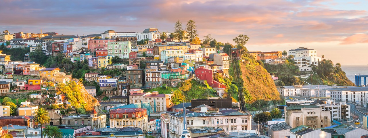 Colorfol buildings on hill in valparaiso